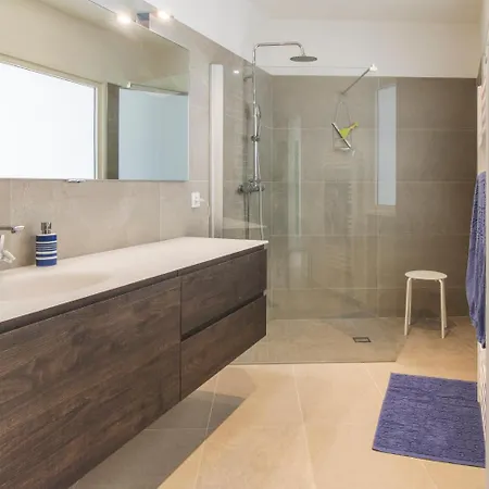 Sainte-maxime Sleeps 12 Pool Air Con Wifi Villa Sainte-Maxime