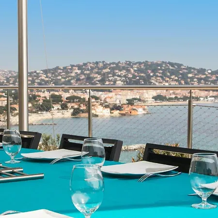 Sainte-maxime Sleeps 12 Pool Air Con Wifi *