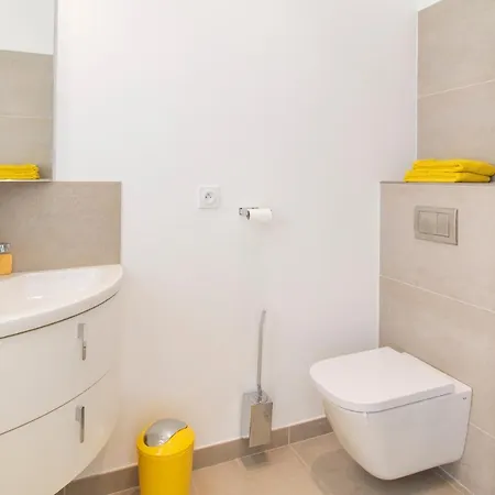 Villa Sainte-maxime Sleeps 12 Pool Air Con Wifi *