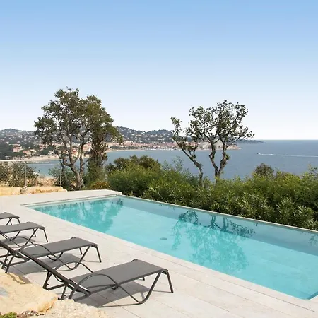 Sainte-maxime Sleeps 12 Pool Air Con Wifi *