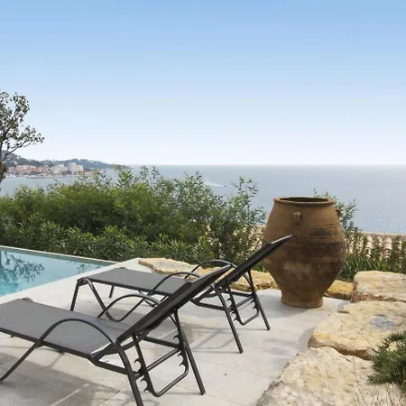 Sainte-maxime Sleeps 12 Pool Air Con Wifi Vila *