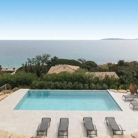Sainte-maxime Sleeps 12 Pool Air Con Wifi *